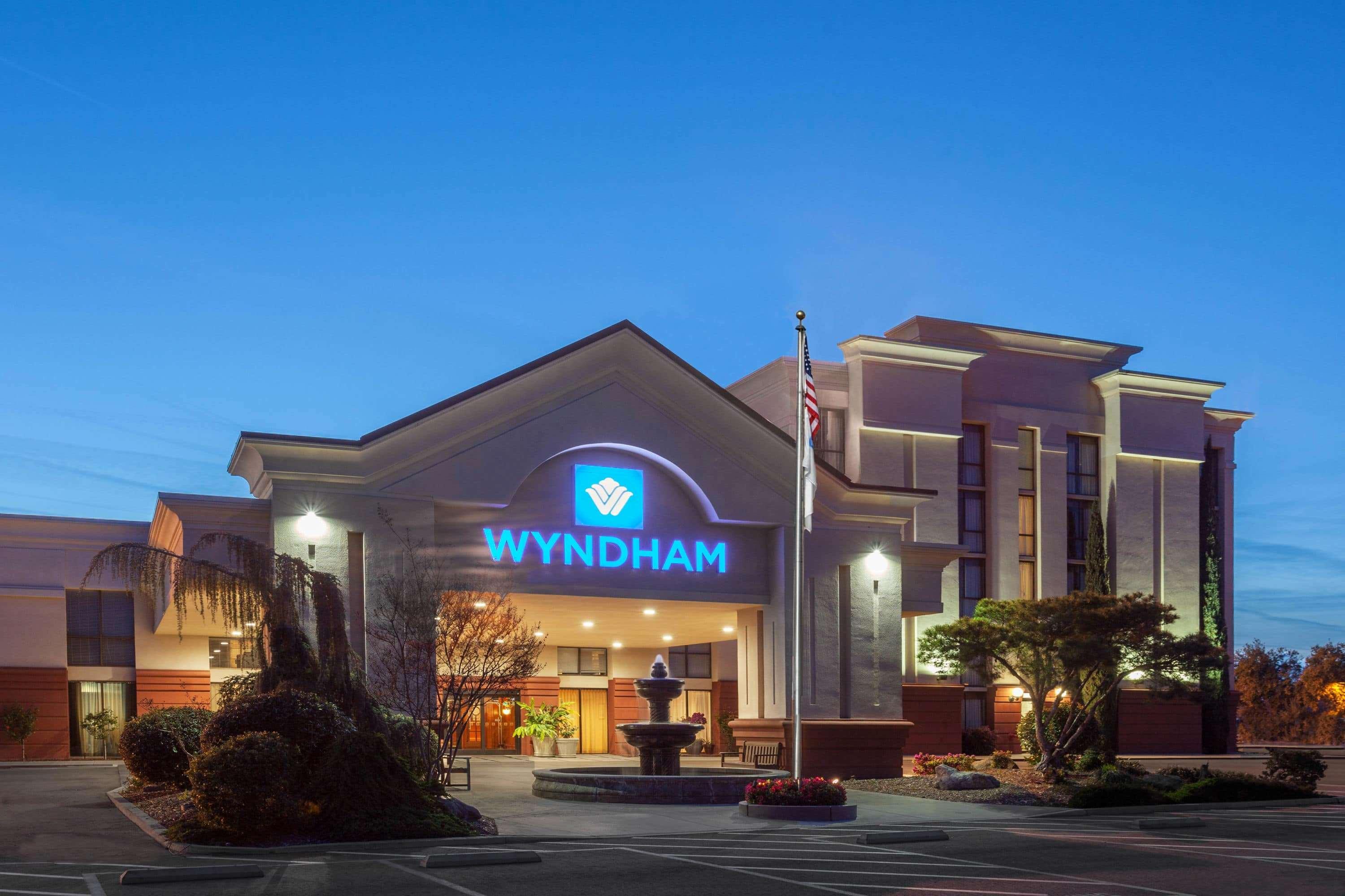 Hotel Wyndham Visalia Exterior foto